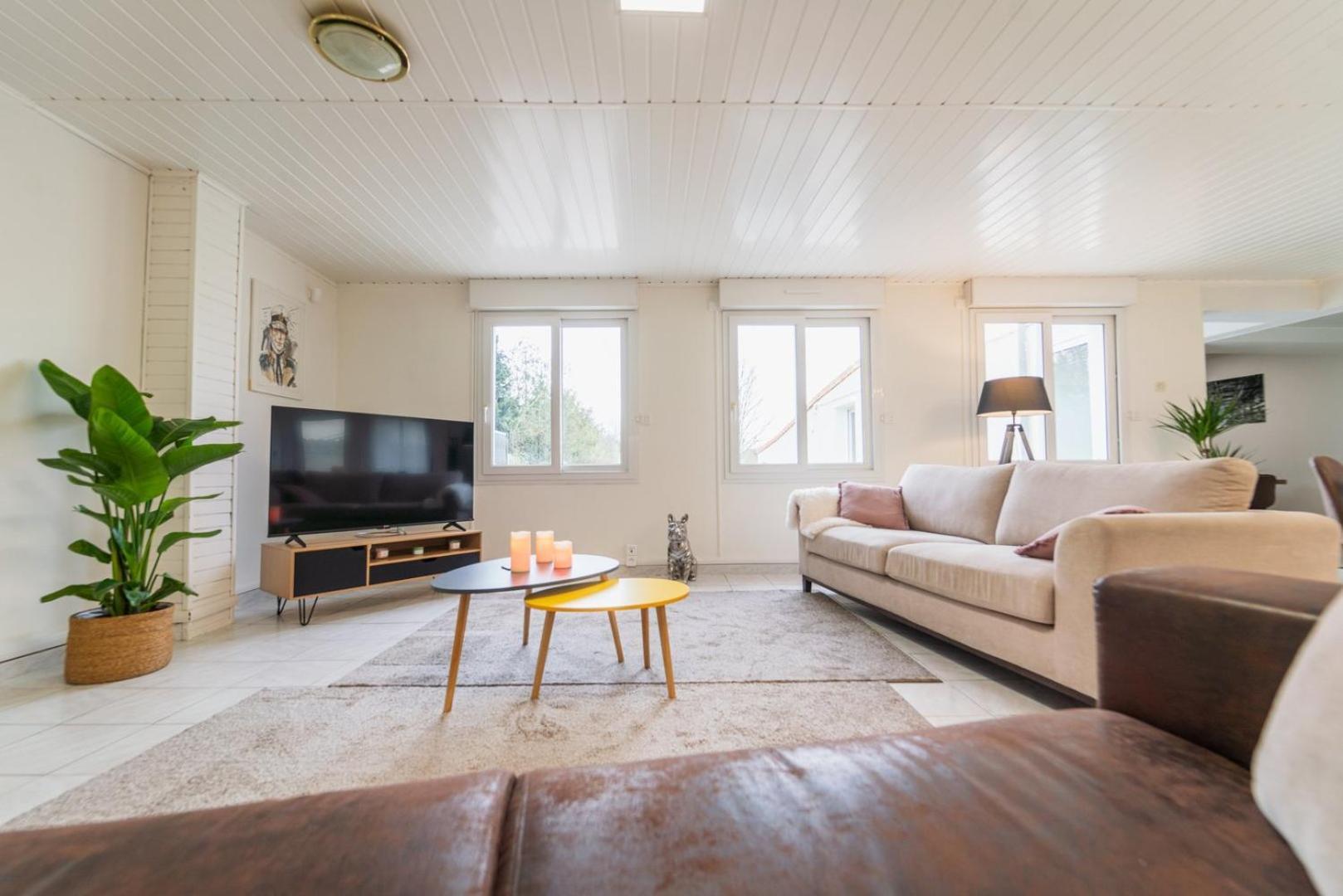 Appartement Le Gue Sourdeau: 150M² 5 Min From Futuroscope à Chasseneuil-du-Poitou Extérieur photo
