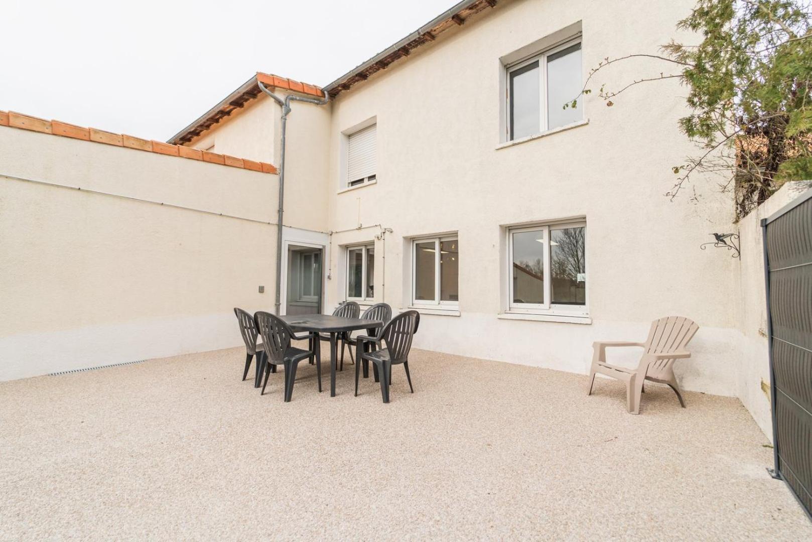 Appartement Le Gue Sourdeau: 150M² 5 Min From Futuroscope à Chasseneuil-du-Poitou Extérieur photo